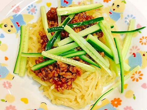 肉味噌たっぷりトッピング☆我が家のジャージャー麺